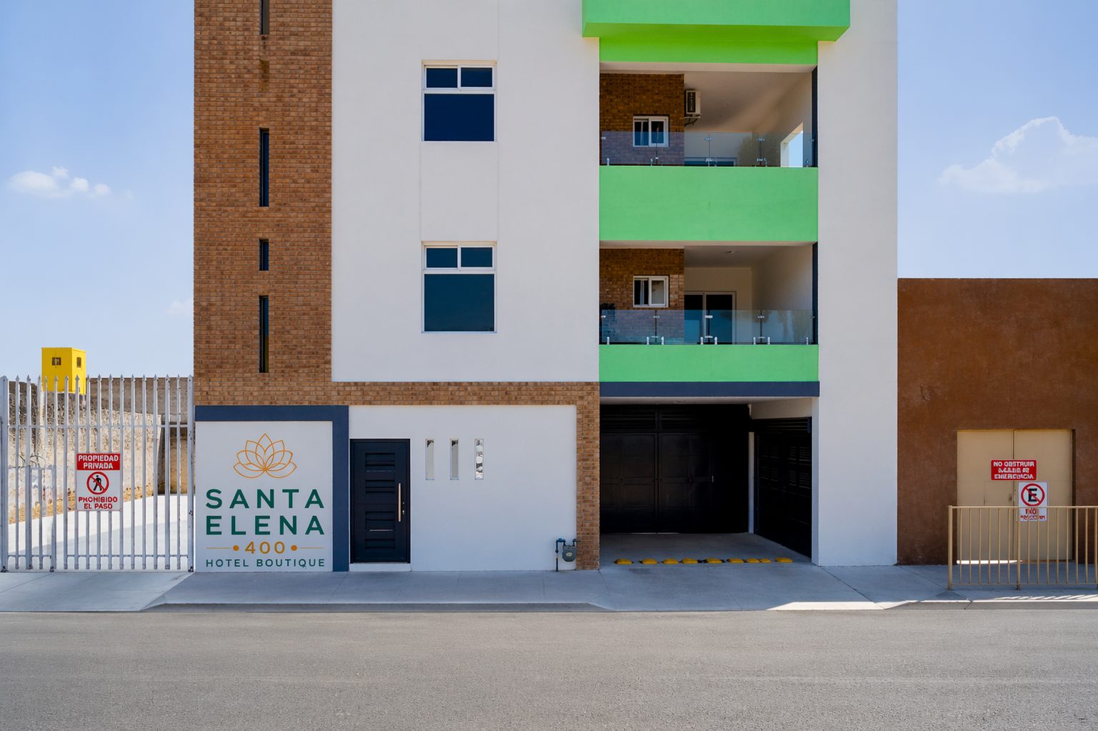 Santa Elena 400 — fachada principal